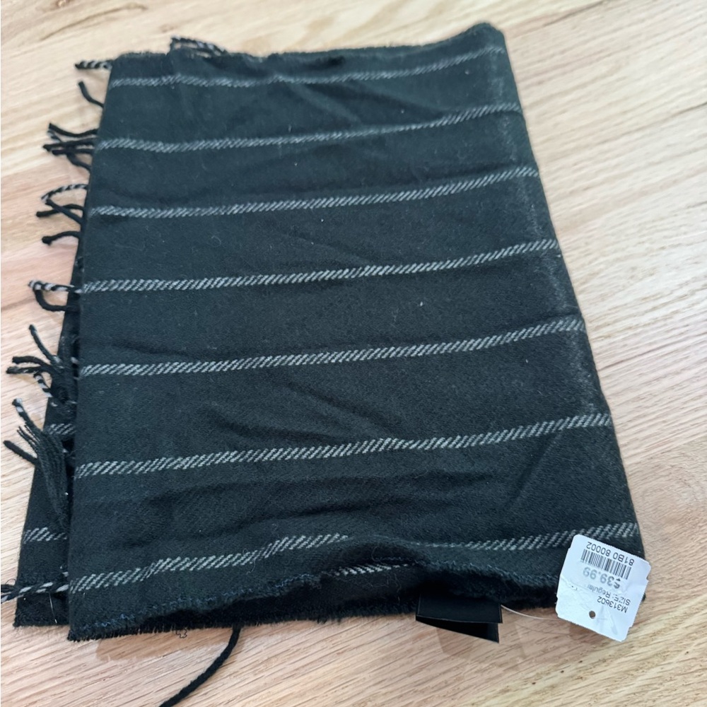 NWT Men’s Scarf Black Grey Fringe